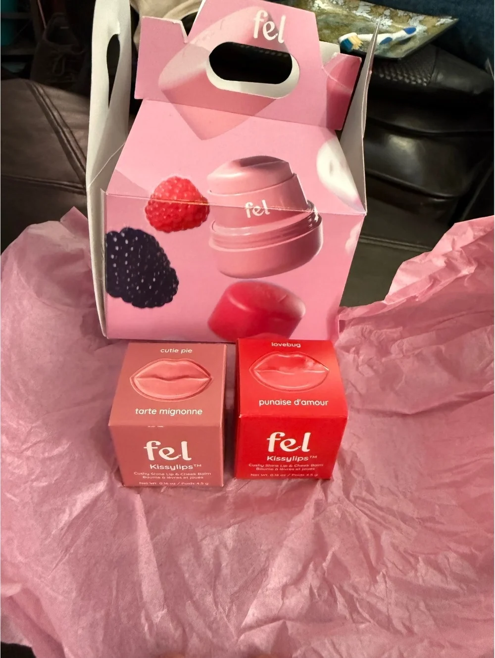 Tarte fel kissy lips lot of 2 NEW set with cute box